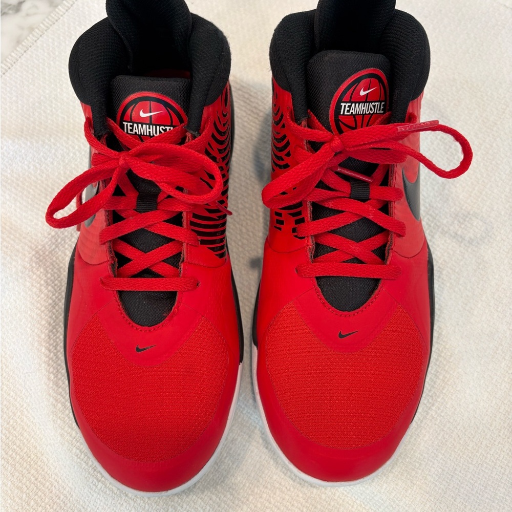 Kids Nike Team Hustle D9 GS 'University Red' basketball shoes - Picture 5 of 9